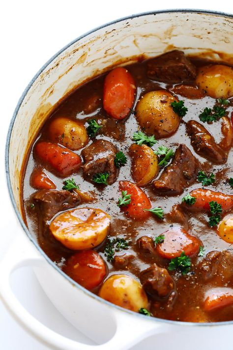 Dutch Oven Beef Stew, Pork Stew Meat, Oven Beef Stew, Guinness Beef Stew, Classic Beef Stew, Fete Saint Patrick, Stew Meat Recipes, Homemade Beef Stew, Beef Stew Crockpot