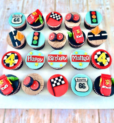 Disney Cars Cupcake Cake, Cars Movie Cupcakes, Cars Themed Cupcakes, Car Cupcakes For Boys, Car Birthday Cupcakes, Lightning Mcqueen Cupcakes, Car Themed Cupcakes, Mcqueen Cupcakes, Car Cupcakes