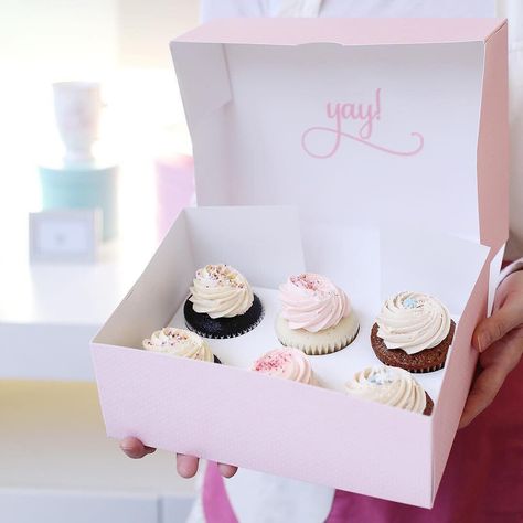 Cake Shop Design, Cake Boxes Packaging, Boutique Patisserie, Bakery Packaging Design, Dream Bakery, Cupcake Packaging, Patisserie Fine, Cute Bakery, Bakery Store