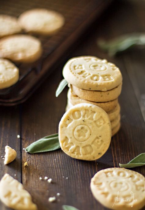 lemon sage shortbread cookies - All that's Jas Garden Wedding Food, Sage Recipes, Shortbread Recipe, Wedding Food Ideas, Shortbread Cookie Recipe, Silver Sage, Shortbread Cookie, Dessert Bar, Shortbread Cookies