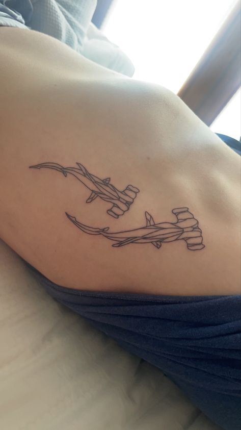 Marine Life Spine Tattoo, Back Shark Tattoo, Minimalist Hammerhead Shark Tattoo, Hammer Head Tattoo, Hammer Shark Tattoo, Shark Lines Tattoo, Shark Rib Tattoo, Linework Shark Tattoo, Geometric Shark Tattoo