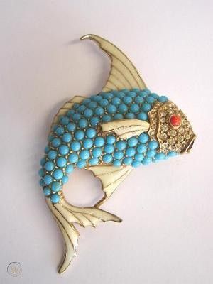 Ciner Jewelry, Ocean Theme Jewelry, Beaded Brooches, Beaded Jewelry Designs, Ocean Theme, Rhinestone Bead, Beaded Brooch, Animal Jewelry, Vintage Signs