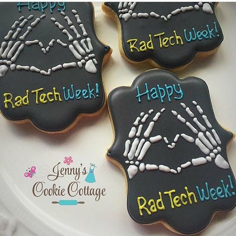 X Ray Cookies Decorated, Rad Tech Cookies, Radiology Cookies Decorated, Xray Cookies, Radiology Graduation, Frosting Cookies, Medical Cake, Mri Tech, Royal Frosting