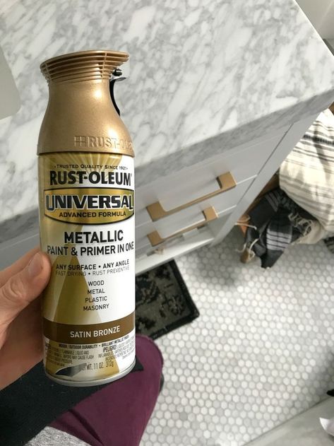 Looking to go gold with the fixtures in your home? I'm sharing the best gold spray paint and spray paint tips in this post. #nestingwithgrace #goldpaint #spraypaint #diyhomedecor Spray Paint Gold Fixtures, Spray Paint Bedroom Furniture, Spray Paint Cabinet Pulls, Best Antique Gold Spray Paint, Best Antique Brass Spray Paint, Matte Gold Spray Paint, Rustoleum Antique Brass Spray Paint, Gold Spray Paint Comparison, Antique Gold Spray Paint