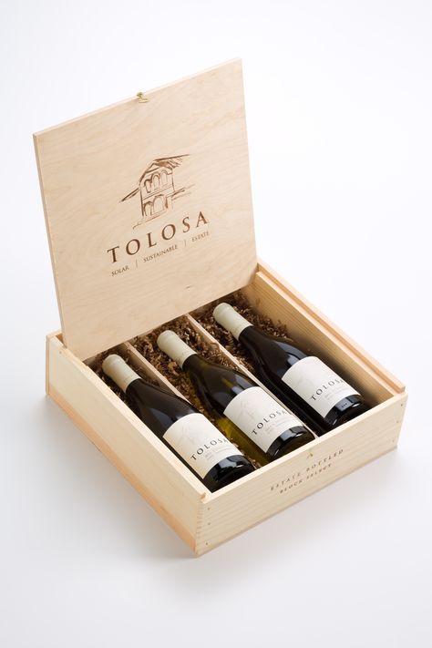 New vintages of wine in our wooden boxes, the perfect gift Wooden Wine Box Ideas, Wine Bottle Box, Wood Wine Box, Wooden Wine Boxes, Wine Gift Boxes, Wooden Keychain, Bottle Box, Wine Packaging, Wine Box