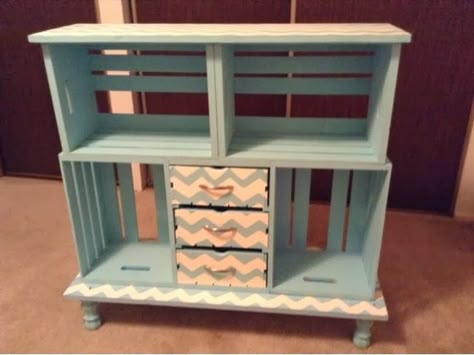 .: Chevron crate shelf-DIY Wood Crate Diy, Wood Crate Shelves, Wooden Crate Shelves, Crate Shelf, Crate Shelves Diy, Crate Crafts, Diy Wooden Crate, Crate Bookshelf, Shelf Diy