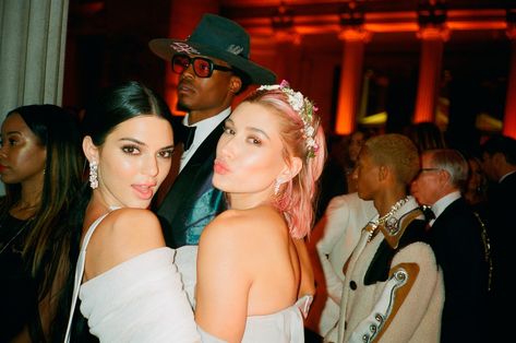 See Kendall Jenner’s Personal Photographs From Inside the Met Gala 2018 Kendall Jenner Met, Kendall Jenner Met Gala, Kendall Jenner Makeup, Met Ball, Leyte, Mario Testino, Vogue Covers, Barbara Palvin, Hailey Baldwin