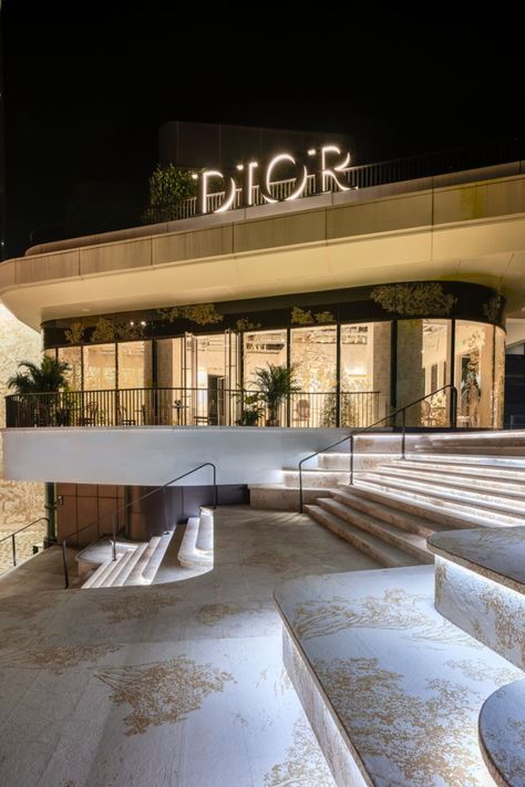 Dior Store, Dior 2022, Dior Atelier, Hollywood Party Theme, Dior Boutique, Rooftop Design, Cruise Collection, Maria Grazia, Retail Interior