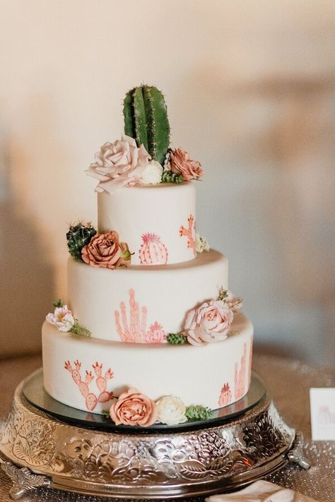 Desert Themed Wedding Cake, Rustic Desert Wedding, Southwestern Wedding Cake, Desert Wedding Cake, Mexico Cake, Cactus Wedding Cake, Succulent Wedding Cake, Wedding Cactus, Boho Desert Wedding