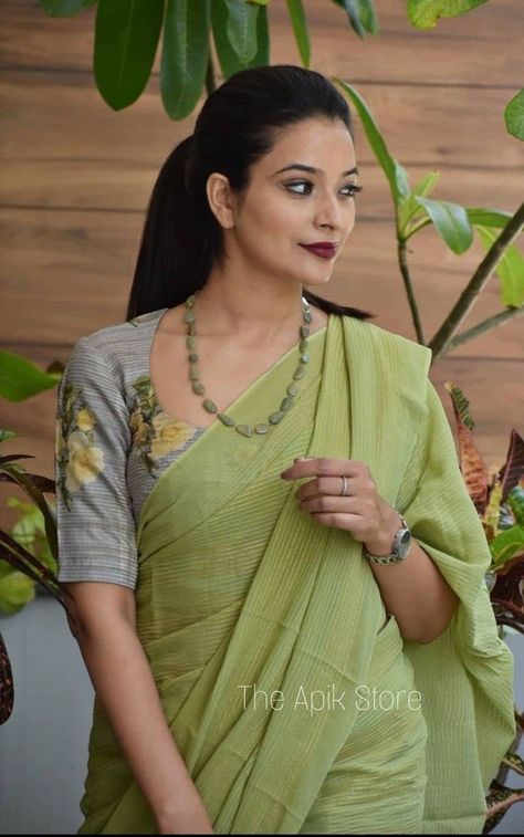 Blouses For Cotton Sarees Style, Khadi Saree Blouse Design, Blouse Designs For Simple Sarees, Blouse Designs Latest For Silk Saree, Simple And Elegant Blouse Designs, Simple Saree Blouse Designs, Latest Blouse Designs, Blouse Designs High Neck, Cotton Saree Blouse Designs