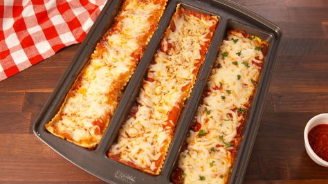 This Lasagna Pan Lets You Cook Three Meals At Once Recipes Lasagna, Baked Lasagna, Lasagna Pan, The Perfect Kitchen, Dinner This Week, Breakfast Dinner, Pan Recipes, Food Pasta, Perfect Kitchen