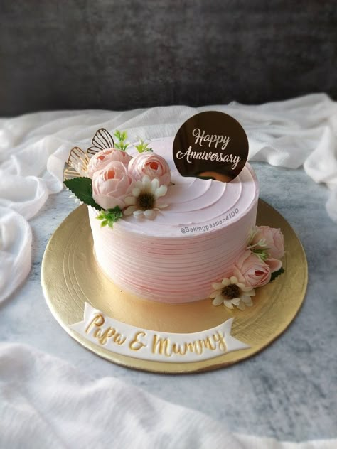 🩷🎂🤩 Sansrival Cake Design, Anniversary Theme Cake, Simple Anniversary Cake, Engagement Cake Designs, Simple Anniversary Cakes, Printable Topper, Anniversary Cake Designs, Cake Designs For Girl, Learn Cake Decorating