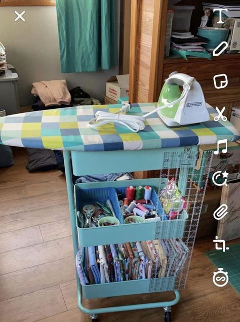 Sewing Office Room, Sewing Cart, Fabric Storage Solutions, Small Sewing Rooms, Sewing Station, Ikea Crafts, Sewing Room Inspiration, Craft Shed, Sewing Room Storage