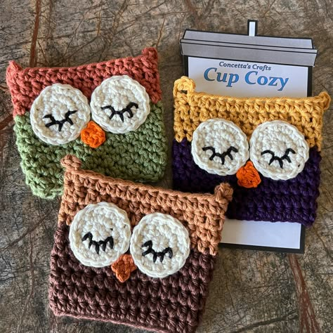 This listing is for one Owl Cozy crocheted coffee/tea cup cozy. These cozies are designed to fit most ToGo coffee cups. The cozies measure about 9" around and 4" tall. Made for both hot and cold beverages.  Great gift for office workers, teachers, friends, or family!  These can be used year round and are great for the environment since they are reusable. Machine wash and lay flat to dry. My items are made in a non-smoking home. Colors on the monitor may vary slightly from the original color. Thank you for browsing my shop!  If you have any questions please contact me. If you are new to Etsy or would simply like a refresher on how to navigate through the purchase process, I have provided the link below for your convenience: http://www.etsy.com/help_guide_checkout.php Cup Sleeve Crochet Pattern, Crochet Cup Cozy Free Pattern Simple, Crochet Drink Cozy, Crochet Crafts To Sell, Crochet Cup Holder, Crochet Cup Sleeve, Crochet Coffee Cup Cozy, Knit Cup Cozy, Crochet Cozies