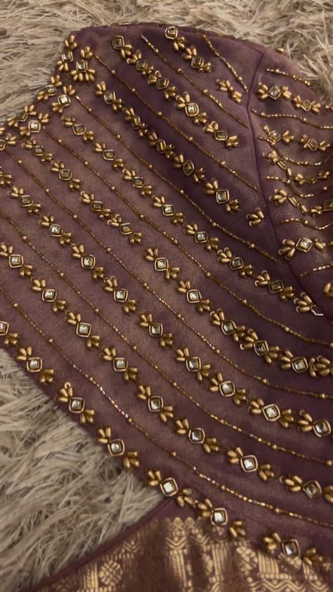 Beads For Blouse Sleeves, Latest Aari Work Designs, Full Sleeve Aari Work Blouse, Simple Maggam Works For Blouses, Simple Design Aari Work, Copper Zari Aari Work Blouse, Aari Embroidery Patterns, Aari Kodi Design Blouse, Hand Embroidery Blouse Designs Simple