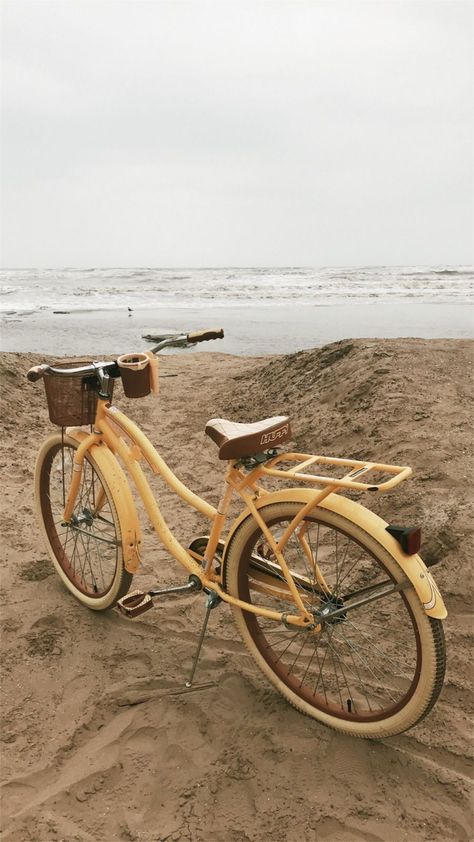 Yellow Bicycle Aesthetic, Yellow Bike Aesthetic, Beach Yellow Aesthetic, Yellow Aesthetic Photos, Bike Aesthetic Vintage, Vintage Bike Aesthetic, Beach Bike Aesthetic, Yellow Summer Aesthetic, Aesthetic Bicycle