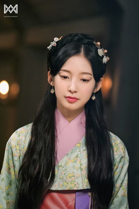 Arin Alchemy Of Souls, Alchemy Of Souls Season 2, Soul Hair, Alchemy Of Souls, Korean Traditional Clothing, Arin Oh My Girl, Korean Birthday, Kids Makeup, Traditional Korean