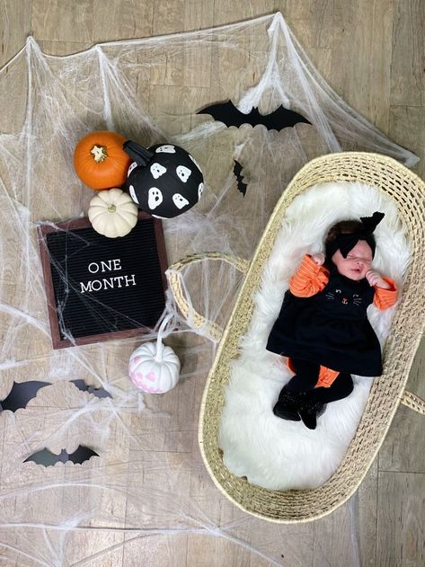 Newborn First Halloween Photo Shoot, October Monthly Milestone, October Month Milestone, 1 Month Halloween Photoshoot, 2 Month October Pictures, 3 Month October Pictures, Holiday Milestone Pictures, Fall One Month Photos, October One Month Picture