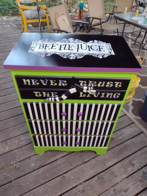 Beetle Juice Painted Furniture, Beetlejuice Dresser Diy, Beetlejuice Furniture Diy, Goth Craft Room, Beetlejuice Furniture, Beetlejuice Crafts, Beetlejuice Bathroom, Beetlejuice Painting, Gothic Dresser