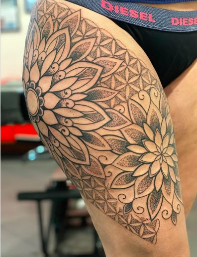 Bum Tattoo Women, Lotus Mandala Design, Mandala Hip Tattoo, Beloved Tattoo, Mandala Thigh Tattoo, Dotwork Tattoo Mandala, Mandela Tattoo, Lotus Mandala Tattoo, Upper Thigh Tattoos