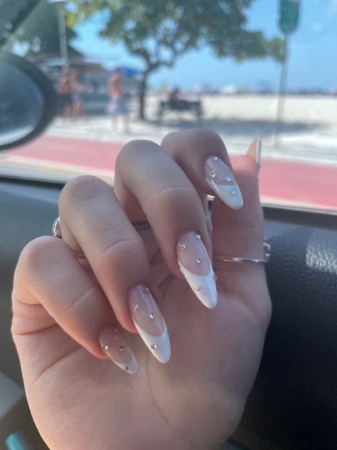 Uñas Cassie Euphoria, Cassie Nails Euphoria, Simple Nails Inspiration, Cassie Euphoria Nails, Euphoria Inspired Nails, Aestethic Nails, Nail Inspiration Simple, Cassie Nails, Summer Short Nails