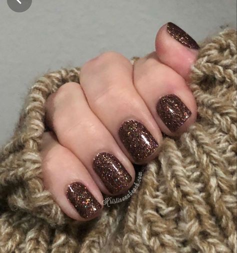 Nails Brown With Glitter, Brown Gold Glitter Nails, Brown Glitter Nail Polish, Brown Glitter Dip Powder Nails, Brown Nails Gold Glitter, Bronze Sparkle Nails, Dark Brown Glitter Nails, Bronze Glitter Nails, Glitter Brown Nails