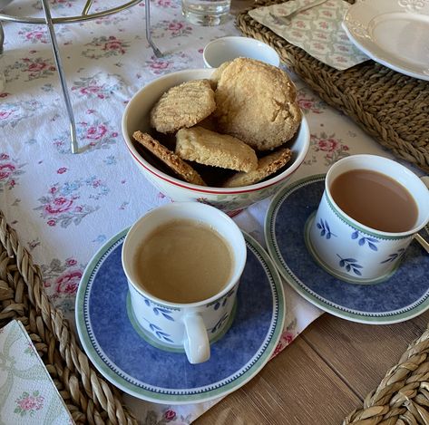 English Tea Aesthetic, Biscuits Aesthetic, Palmier Cookies, Tea And Biscuits, Tea Aesthetic, English Breakfast Tea, Tea Biscuits, English Breakfast, English Tea