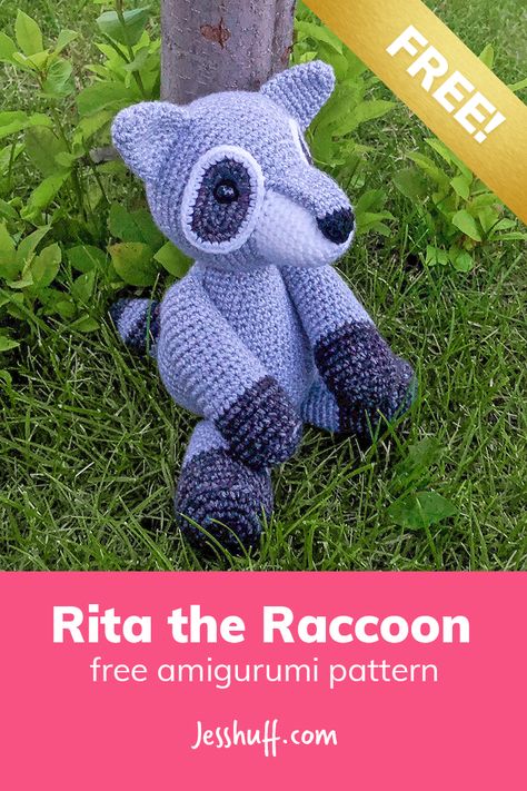 How cute is this raccoon amigurumi pattern? I can't believe it's free! via @heyjesshuff Jess Huff, Crochet Stuffy, Crochet Raccoon, Nursery Projects, Dumpster Diving, Preemies, Amigurumi Animals, Crochet Animals Free Patterns, Shiny Objects