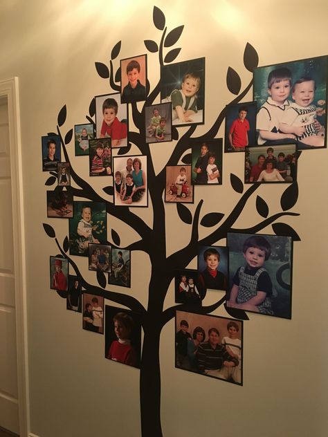 Family Tree Board, Classroom Family Tree, Family Tree Collage, Frog Classroom, Family Picture Collages, Family Tree Photo, Work Decor, Tree Project, Family Tree Project