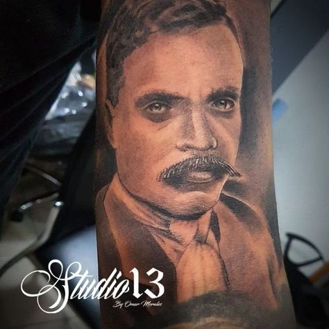 Tatuaje de Emiliano Zapata, retrato en black and grey hecho en Studio 13 Tattoo #portraittattoo 13 Tattoo, Portrait Tattoo, Black And Grey, Tattoos, Grey, Black