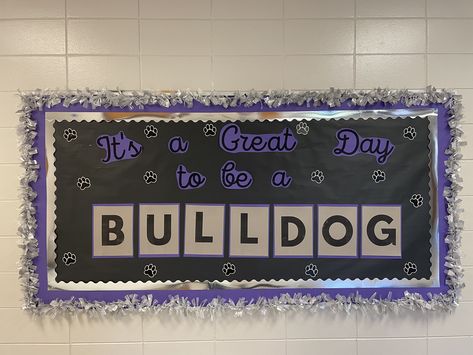 Bulldog Football Poster Ideas, Bulldog Bulletin Board Ideas, School Spirit Bulletin Boards Elementary, School Spirit Bulletin Boards, School Mascot Bulletin Boards, Bulldog Bulletin Board, Dog Theme Bulletin Board, Dog Themed Bulletin Board Ideas, Bulldog Pride School Spirit