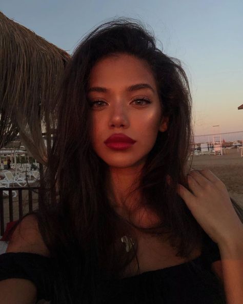 Dina Denoire on Instagram: “sunset hits” Dina Denoire, Pretty Tan, Girls With Black Hair, Tan Skin, Beauty Inspiration, Dark Hair, Summer Aesthetic, Makeup Inspiration, Pretty People