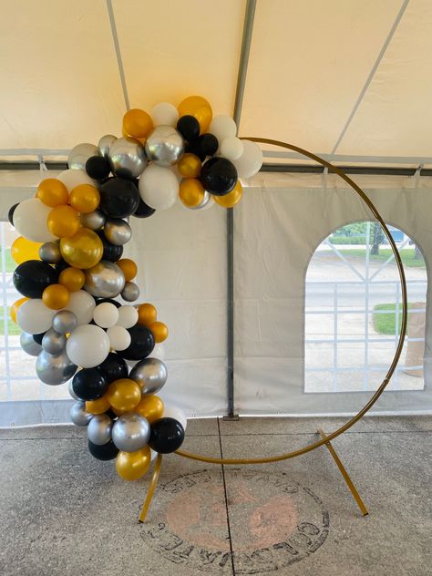 New Year’s Eve Balloon Arch Balloon Archway Entrance, Door Balloon Arch, Senior Night Balloon Arch, Balloon Arch Senior Night, Prom Balloon Arch Entrance, Balloon Archway, Black Balloons, Gold Balloons, Balloon Arch