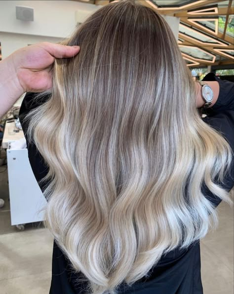 Blonde Ashy Hair Balayage, Fade Dyed Hair, Level 6 Brunette Hair, White Sand Hair, Ash Blonde Balayage Long Hair, Blonde Balayage Cool Tone, Cold Blonde Hair Balayage, Ashy Blonde Balayage Dark Roots, Cool Toned Blonde Hair Balayage