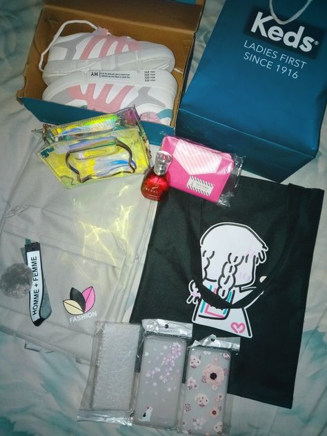 Ulzzang Girl, Keds, Lunch Box, My Saves, Makeup, Quotes, Gifts, Make Up