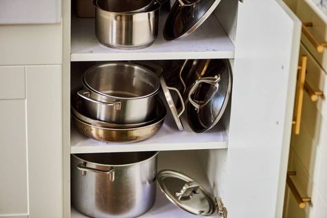 Post Image Amazon Organizer, Cookware Organization, Pot Lid Organization, Pan Organization, Lid Organizer, Making Space, Lid Storage, Kitchen Pot, Cooking Gadgets