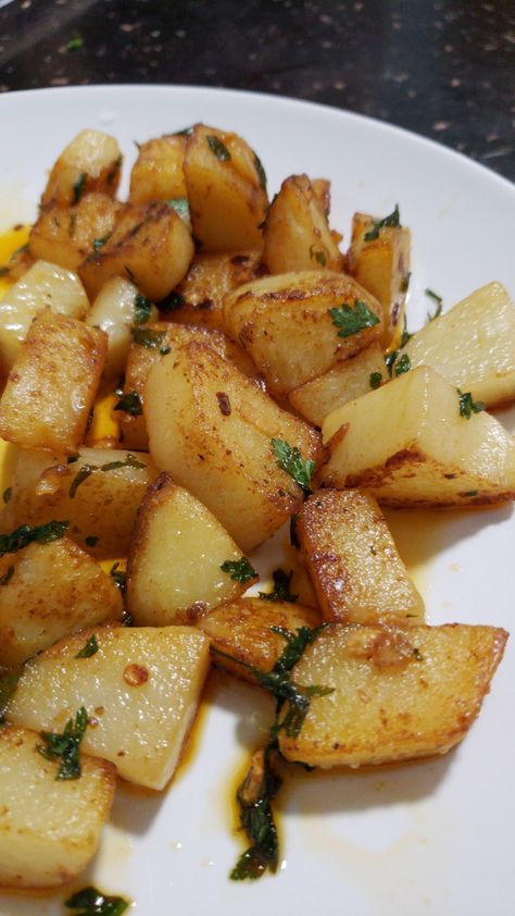 Easy To Cook Meals, Home Fries, Lemon Herb, Life Itself, Easy Food Art, Healthy Food Motivation, Healthy Foodie, Food Images, Fine Food