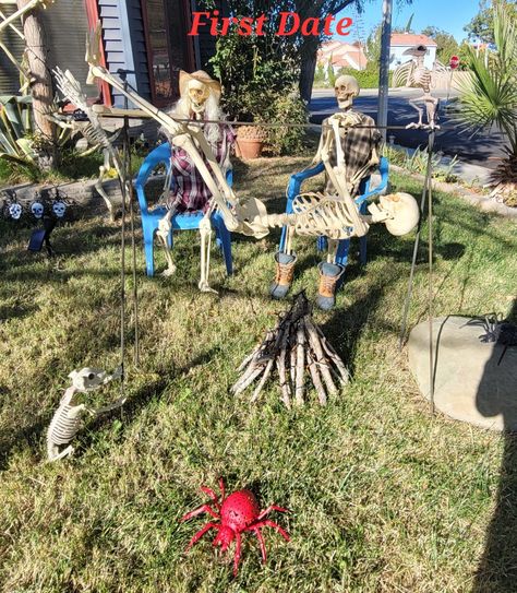 Skeleton BBQ Halloween Bbq, Skeleton Scenes, Skeleton Memes, Skeleton Display, Halloween Haunt, Hocus Pocus, Skeleton, Halloween Decorations, Halloween