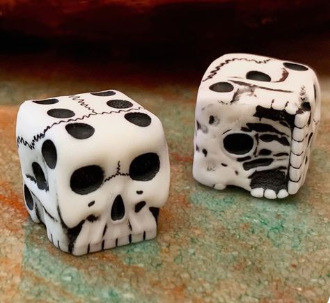 Teaching Tables, Skull Dice, Resin Skull, Resin Dice, Friends Gathering, Dice Set, Free Halloween, Velvet Bag, Table Games