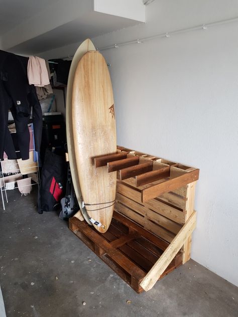 Made from pallets Diy Surfboard, Surfboard Rack, Made From Pallets, Surfboard, Foil, Surfing, Outdoor Furniture, Yard, Outdoor Decor