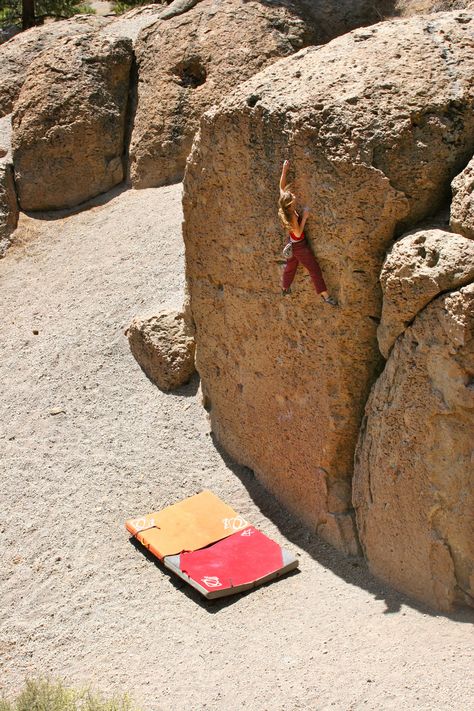 Climbing Girl, Shotting Photo, Granola Girl, Skydiving, Break Dance, Extreme Sports, Parkour, Rock Climbing, Mountaineering