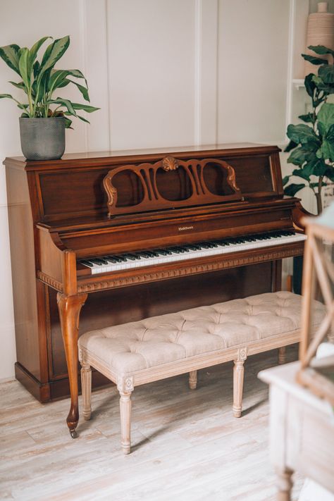 Wood Piano Decor, Wooden Piano Decor, Wooden Piano, Painting A Piano, How To Refinish A Piano, Update Old Piano, Painting Old Pianos, Spinet Piano, Antique Upright Piano