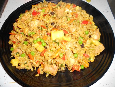 Chicken Pineapple Fried Rice, Thai Curry Chicken, Thai Pineapple Fried Rice, Pineapple Fried Rice Recipe, Curry Fried Rice, Pineapple Curry, Thai Fried Rice, Chicken Pineapple, Chicken Fried Rice Recipe