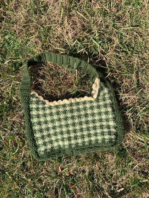 Green And White Crochet Bag, Green Bag Crochet, Crochet Cottagecore Bag, Small Green Crochet Projects, Crochet Core Aesthetic, Green Crochet Clothes, Crochet Cottage Core, Green Crochet Ideas, Green Crochet Bag