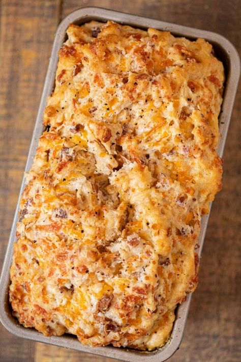 Best Bread With Chili, Baking With Bacon, Cheddar Cheese Recipes Easy, Bacon Cheese Bread Recipe, Bread Recipe No Mixer, Bacon And Cheese Bread, Bacon Cheese Bread, Cheddar Beer Bread, Appetizers Seafood