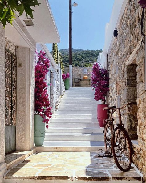 dionisis kefalonia greece στο Instagram: "📍 Filoti, Naxos island, Gyclades, Greece 🇬🇷" Folegandros Greece, Greece Naxos, Naxos Greece Beach, Kefalonia Greece Argostoli, Naxos Island, Agios Prokopios Naxos, Greece, Instagram