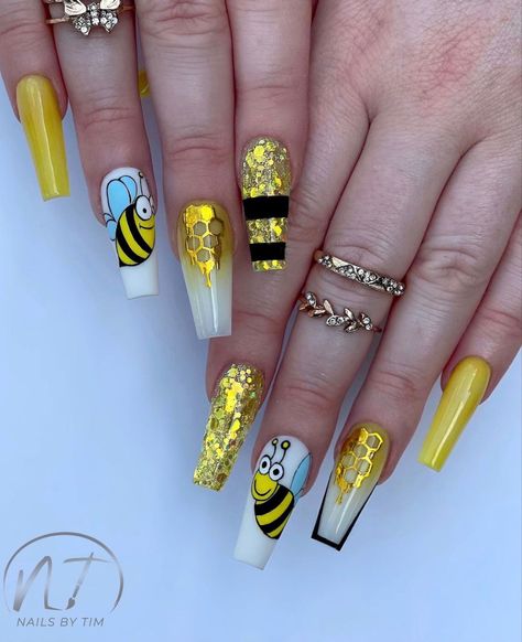 Bee Acrylic Nails, Coffin Tip Nails, Bumble Bee Nails, Bee Nails, New Years Eve Nails, Queen Nails, Acrylic Nails Coffin Pink, Tip Nails, Get Nails