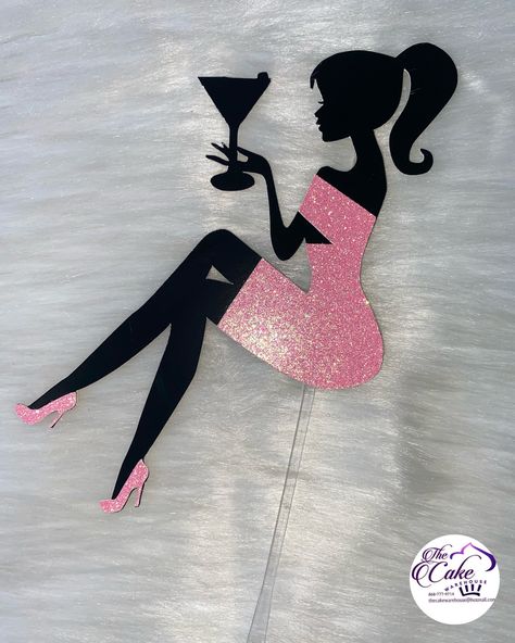 Lady Silhouette 👤 Cake Topper Light pink glitter ✨ #cakewarehousett #toppersbycakewarehousett #printedtoppersbycakewarehousett #2024cakewarehousett #goldmirrortoppersbycakewarehousett #flowersbycakewarehousett Toper Cake, Lady Silhouette, Chicken Cake, Silhouette Cake Topper, Silhouette Cake, Creative Cake Decorating, Creative Cakes, Pink Glitter, Heat Press