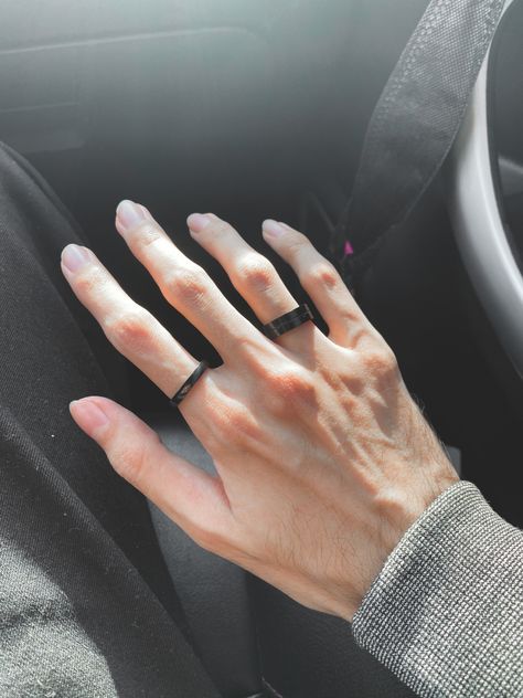 Long Fingers Aesthetic, Slender Hands Man, Long Fingers, Hand Veins, Male Hands, Face Men, Aesthetic Women, Anime Quotes Funny, Pretty Hands