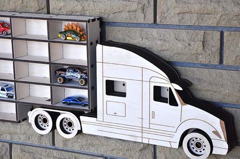 DIY Wooden Truck Hot Wheels Display Rack | Decor Home Ideas Diy Hot Wheels Storage, Hot Wheels Holder, Girls Toy Box, Creative Toy Storage, Hot Wheels Storage, Hot Wheels Room, Toy Car Storage, Creative Kids Rooms, Hot Wheels Display